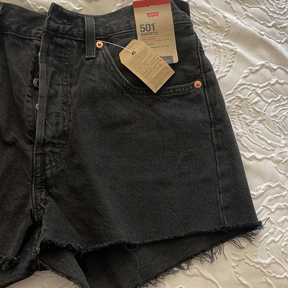 BRAND NEW Levis Denim shorts - Picture 4 of 4